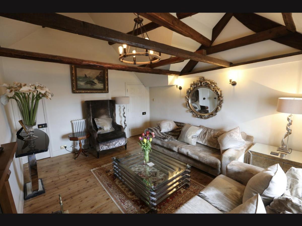 Duke Of Monmouth Penthouse Luxury Apartment, Lyme Regis, 3 Bedroom, Hot Tub, Garden, Dog Friendly 외부 사진